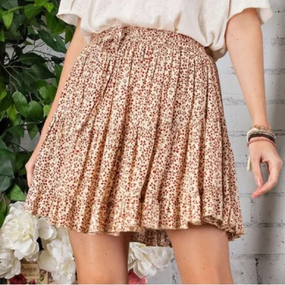 Adorable Floral Printed, Ruffled Mini Skirt  S-M-L - Picture 4 of 5